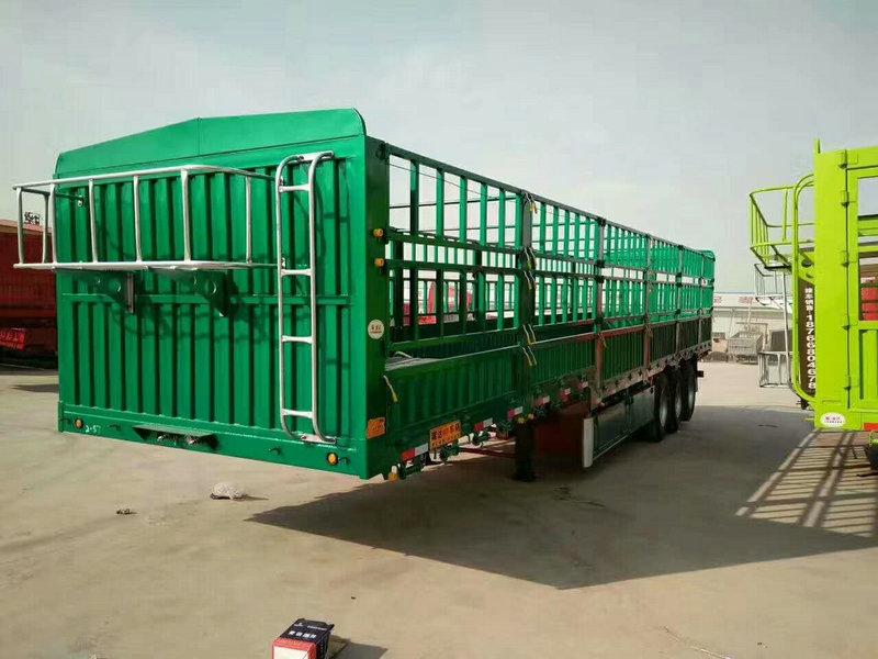 倉(cāng)柵式半掛車